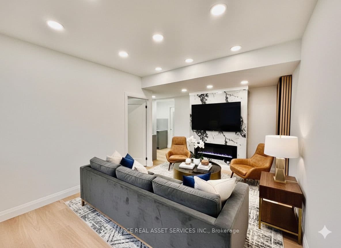 3186 Hines Drive 1, Oakville, ON L6M 0Z9