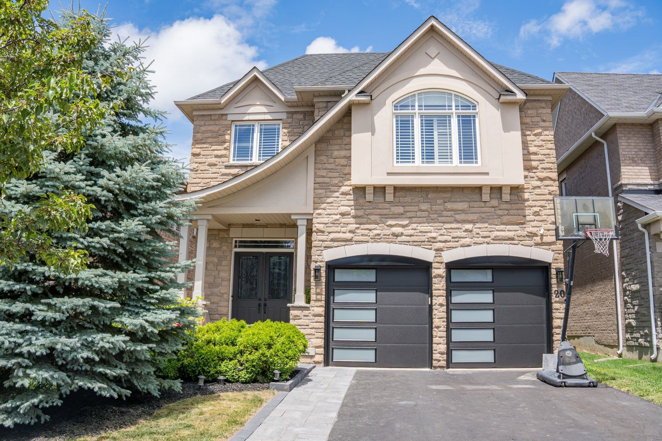 20 Altus Park Drive, Vaughan, ON L6A 0Z5