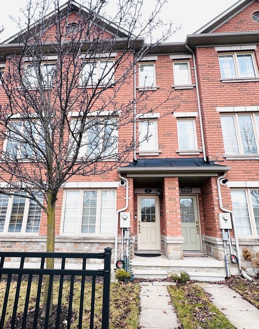 29 Peach Drive, Brampton, ON L6R 0W5