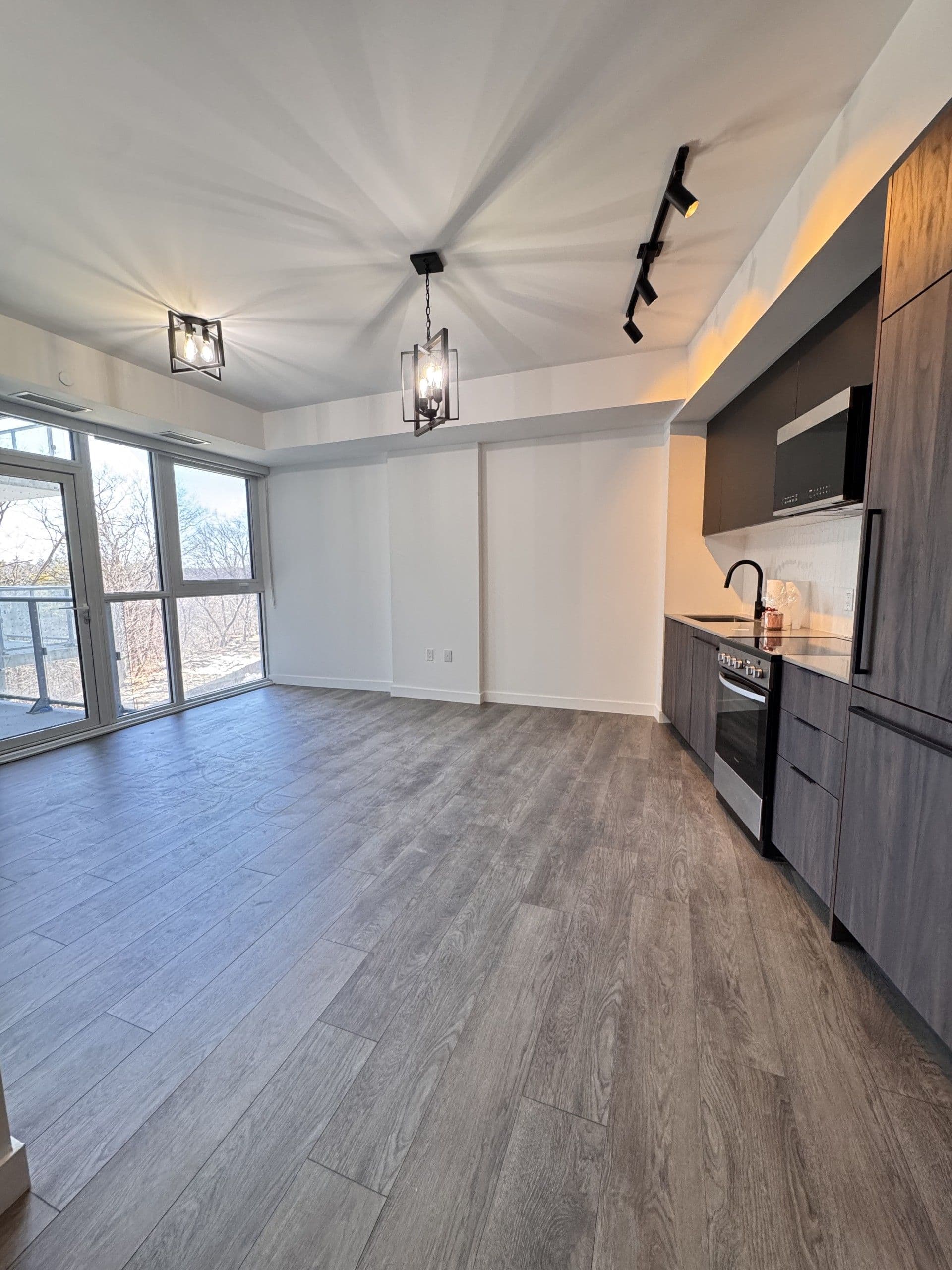 1635 MILITARY Trail 229, Toronto E10, ON M1C 1K3