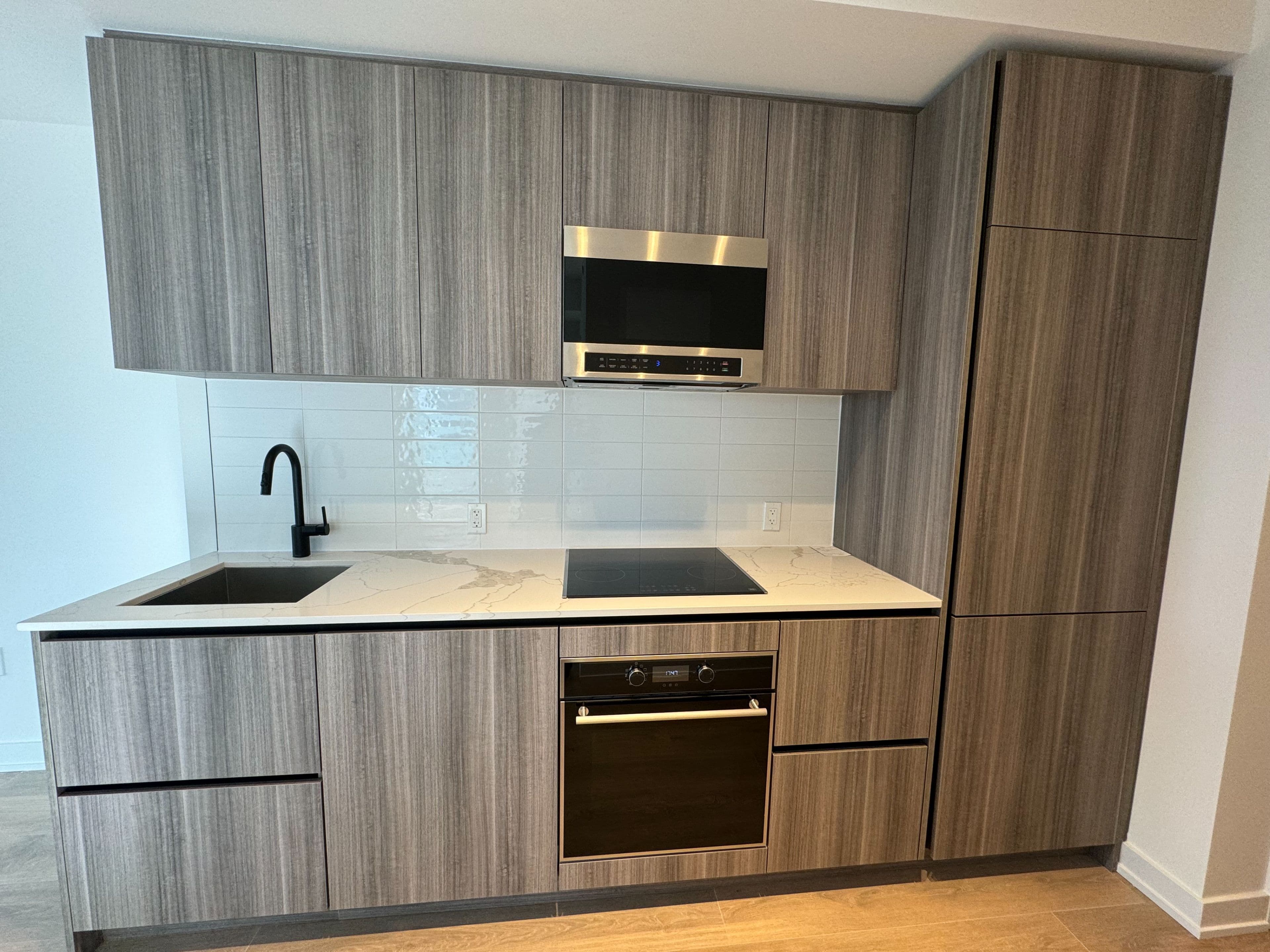 117 Broadway Avenue 3804, Toronto C10, ON M4P 1V4