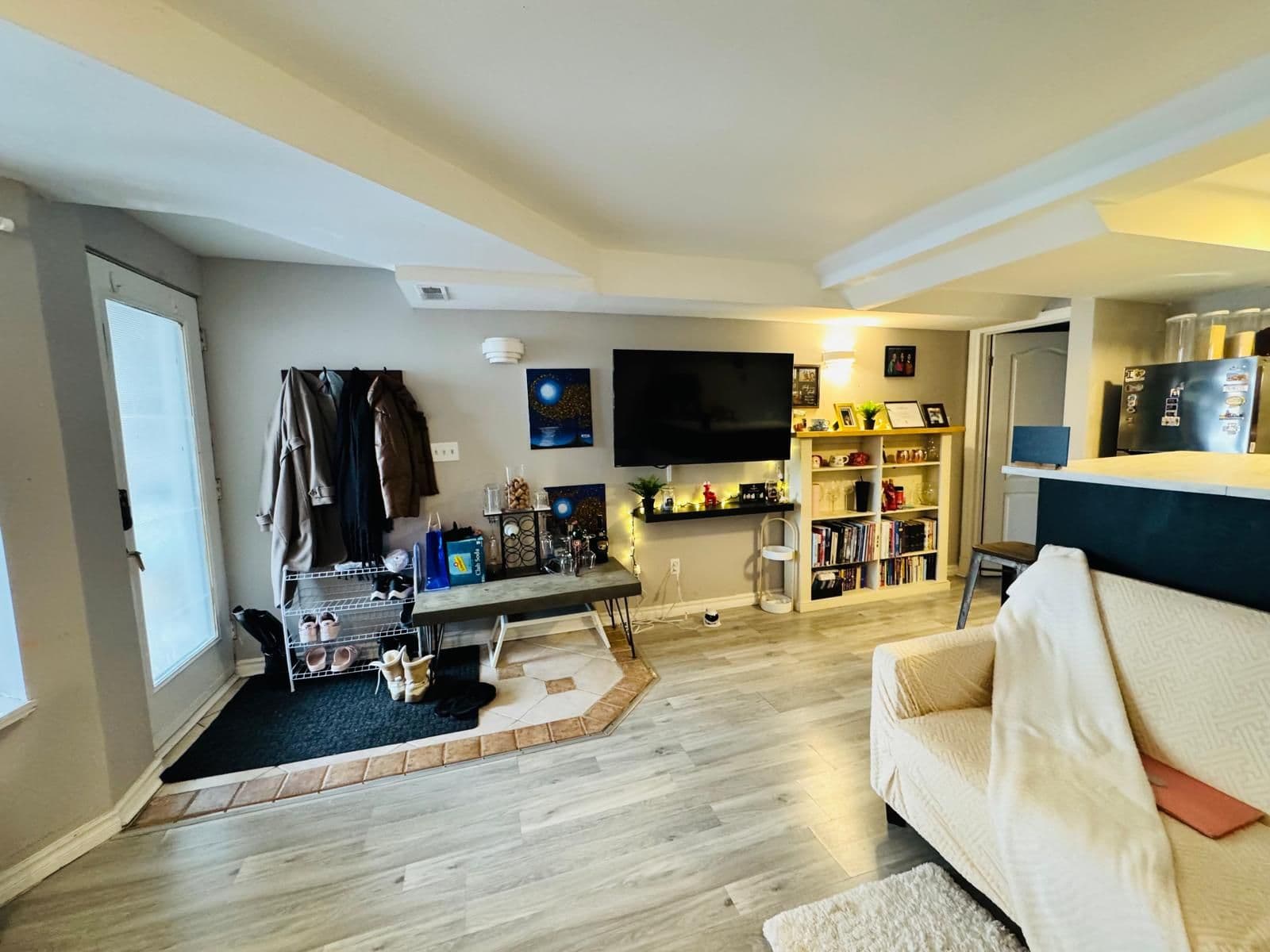 87 Leroy Avenue Lower, Toronto E03, ON M4J 4G9