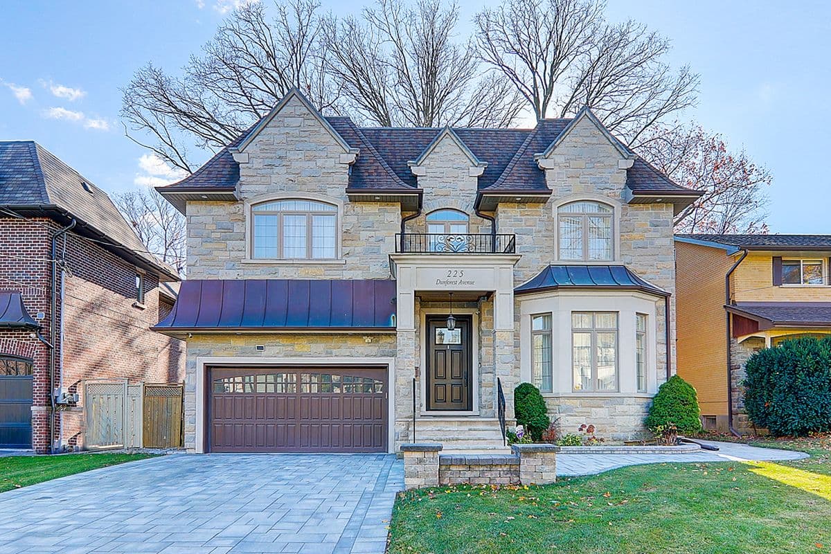 225 Dunforest Avenue, Toronto C14, ON M2N 4J6