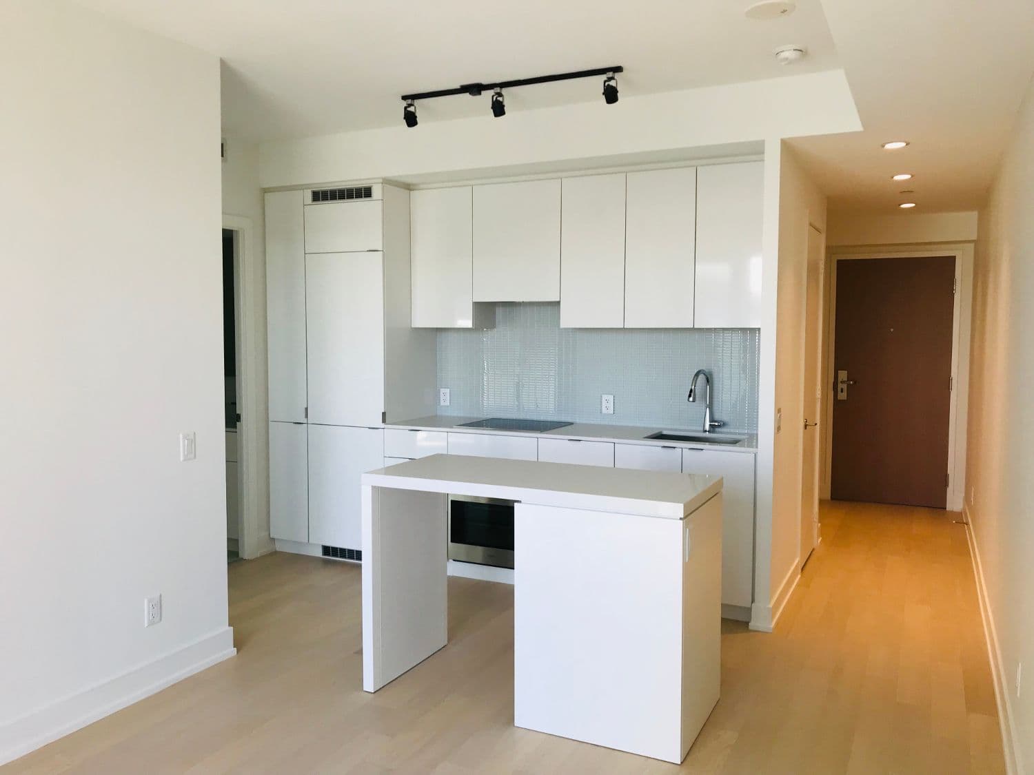 7 Grenville Street 2512, Toronto C01, ON M4Y 0E9