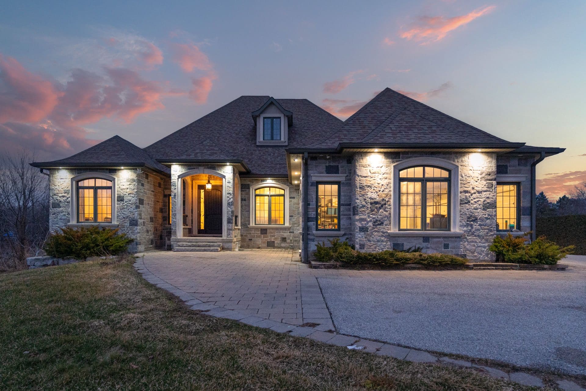 20111 Bathurst Street E, East Gwillimbury, ON L9N 1N3