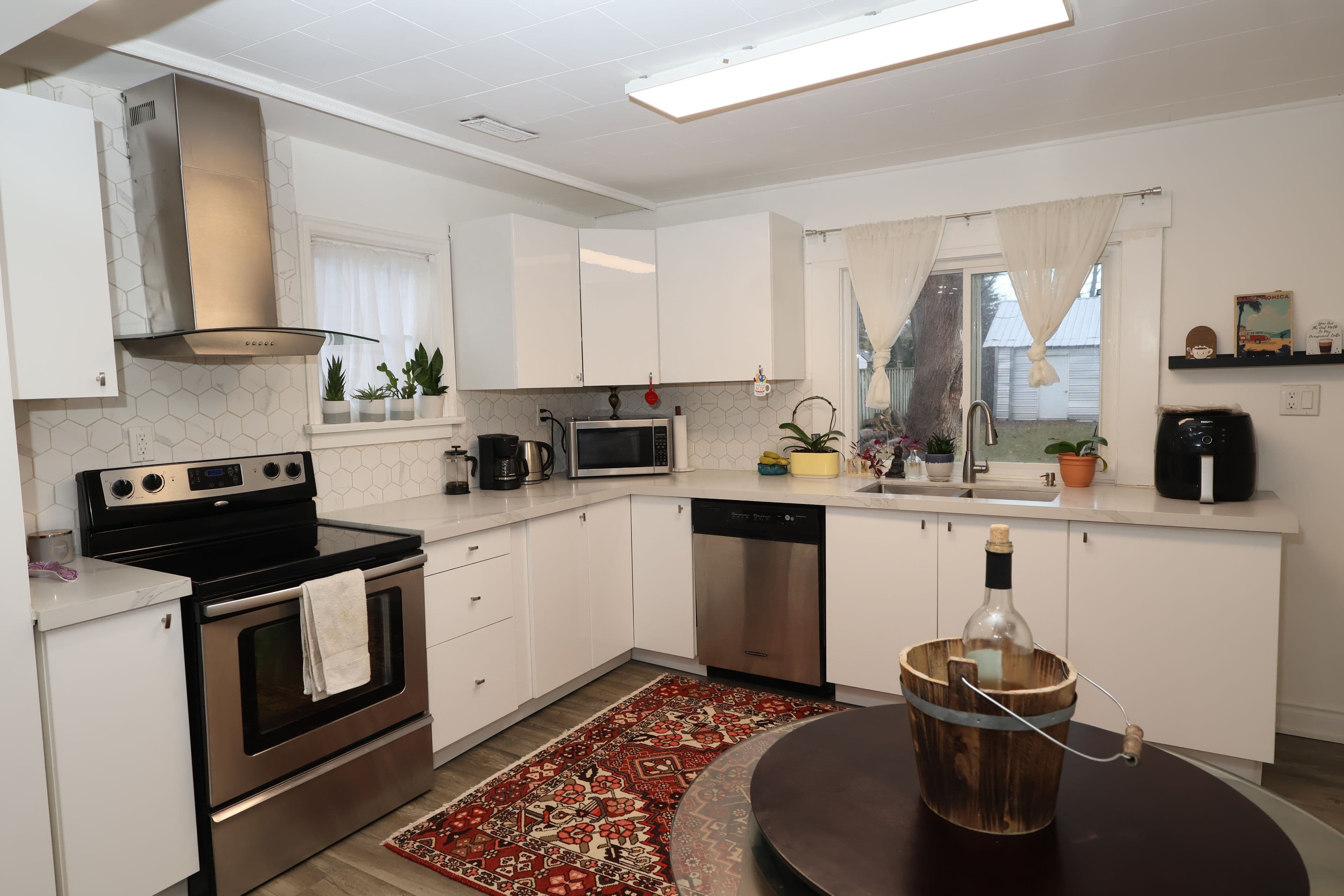 16 River Drive, East Gwillimbury, ON L9N 1A6