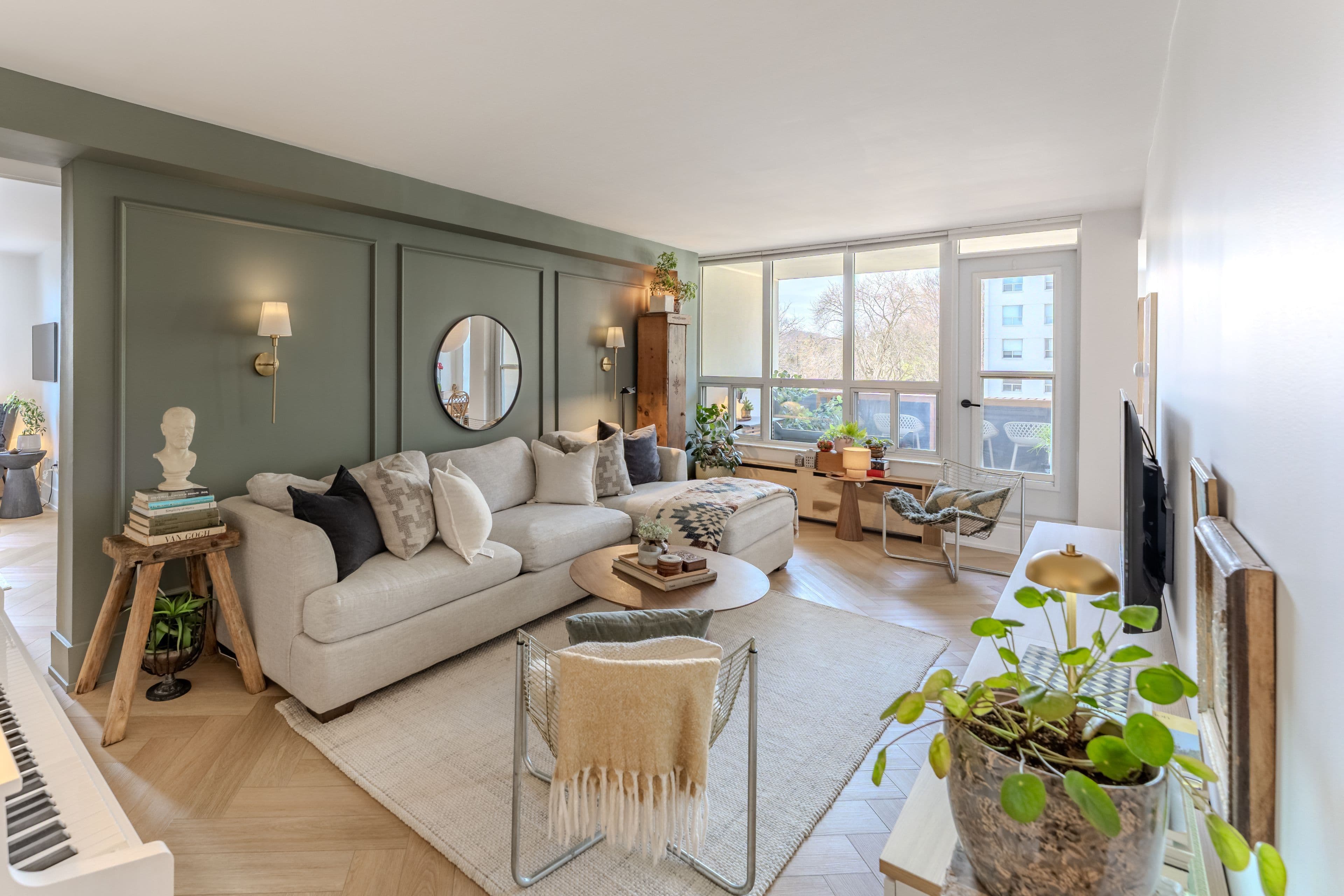 45 Southport Street 403, Toronto W01, ON M6S 3N5