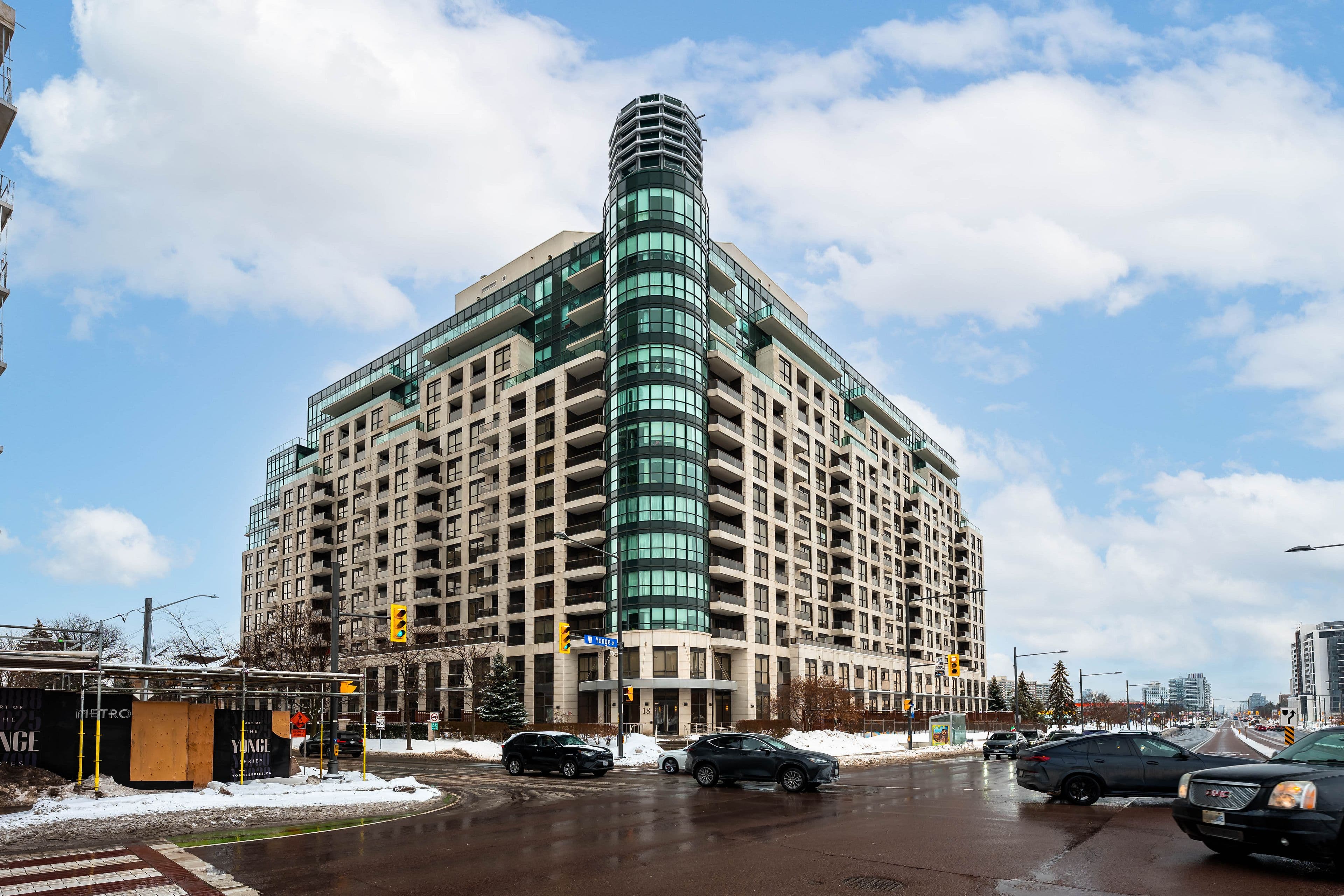 18 Harding Boulevard W 108, Richmond Hill, ON L4C 0T3