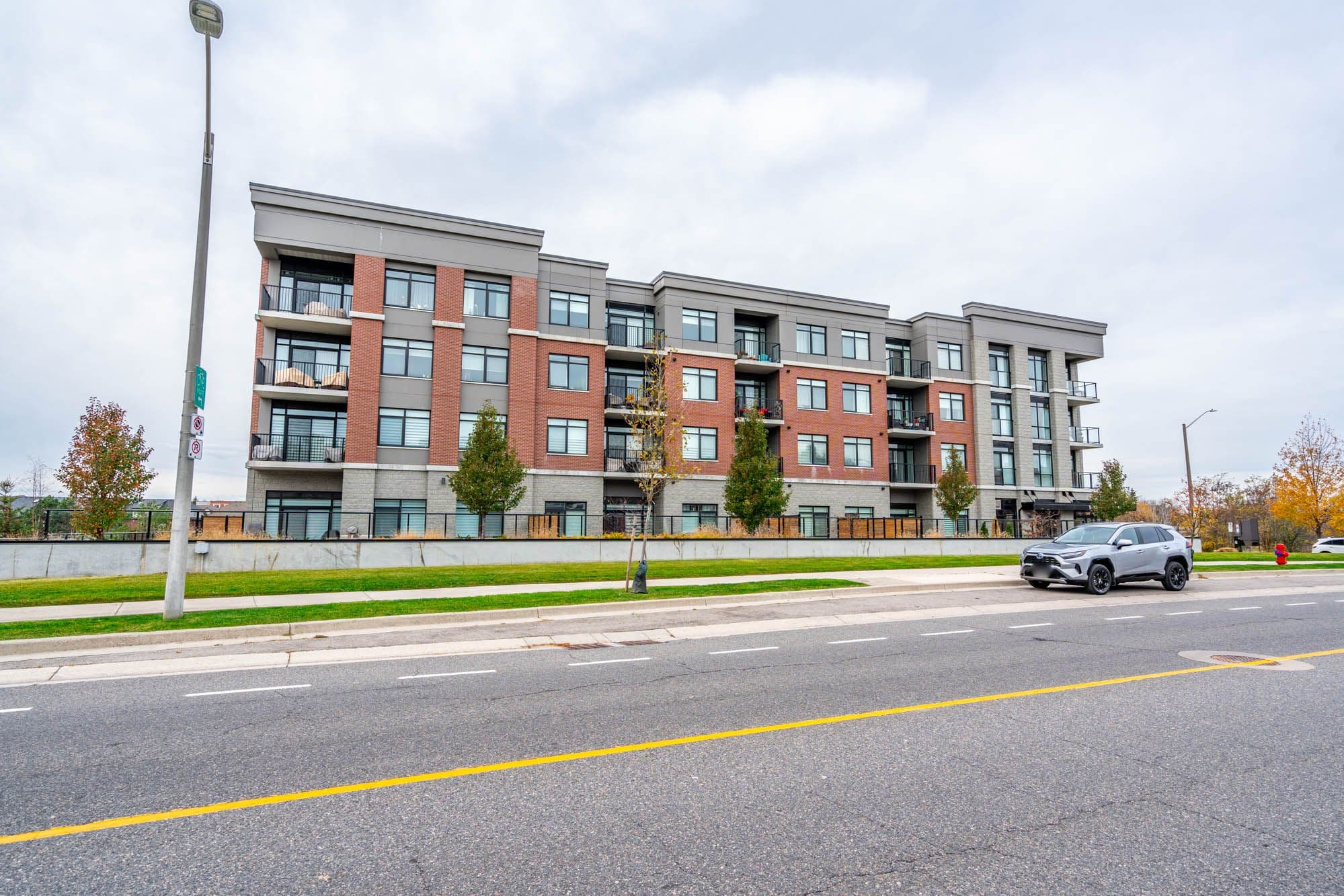 1 Redfern Avenue 132, Hamilton, ON L9C 0E6