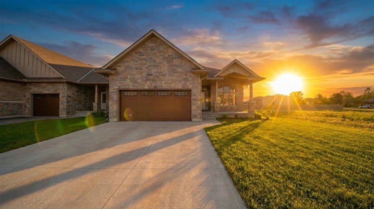 112 LENEVE Street, Lambton Shores, ON N0N 1J0