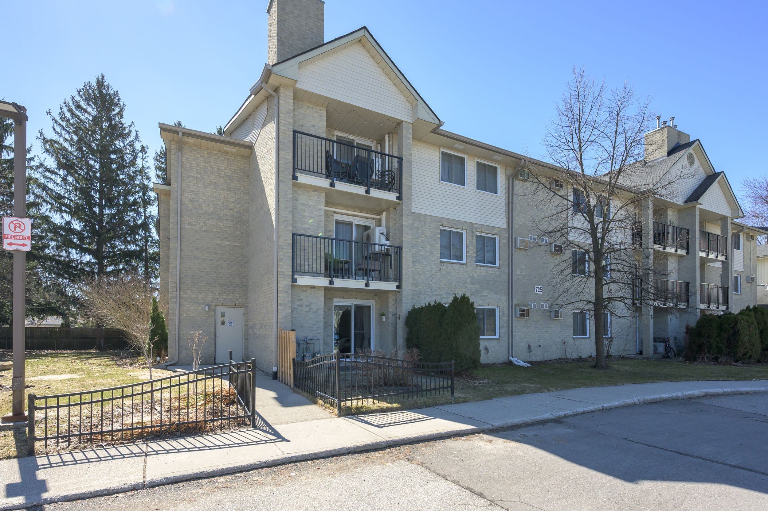 725 Deveron Crescent 119, London South, ON N5Z 4X3
