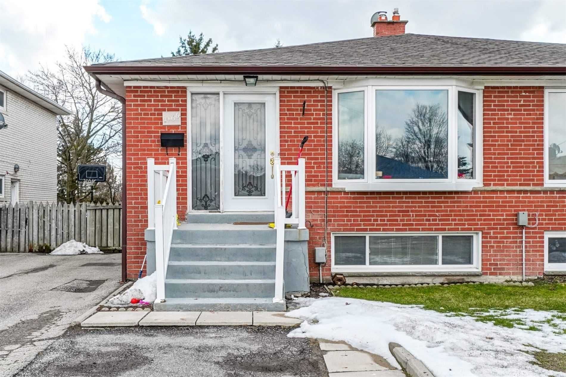 1166 Shadeland Drive BSMT, Mississauga, ON L5C 1P3