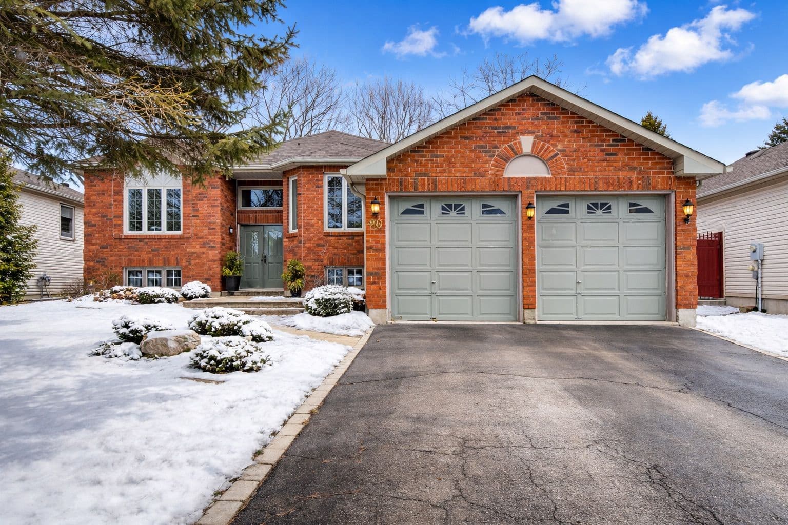 26 Brouwer Crescent, Wasaga Beach, ON L9Z 1L8