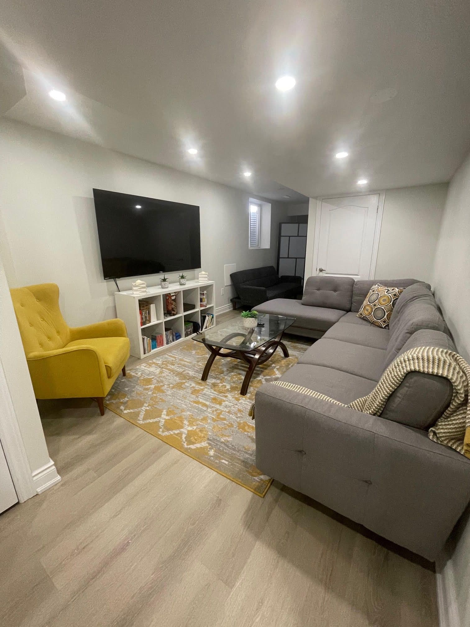 138 Aylesbury Drive BSMT, Brampton, ON L7A 0W6