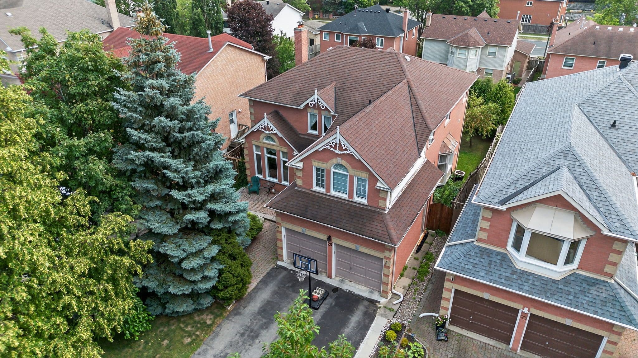 25 Heatherwood Crescent, Markham, ON L3R 8W5