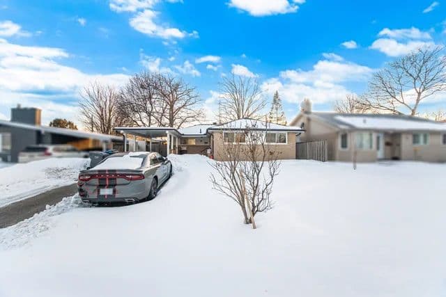 15 Langwith Court, Brampton, ON L6Y 1Z9