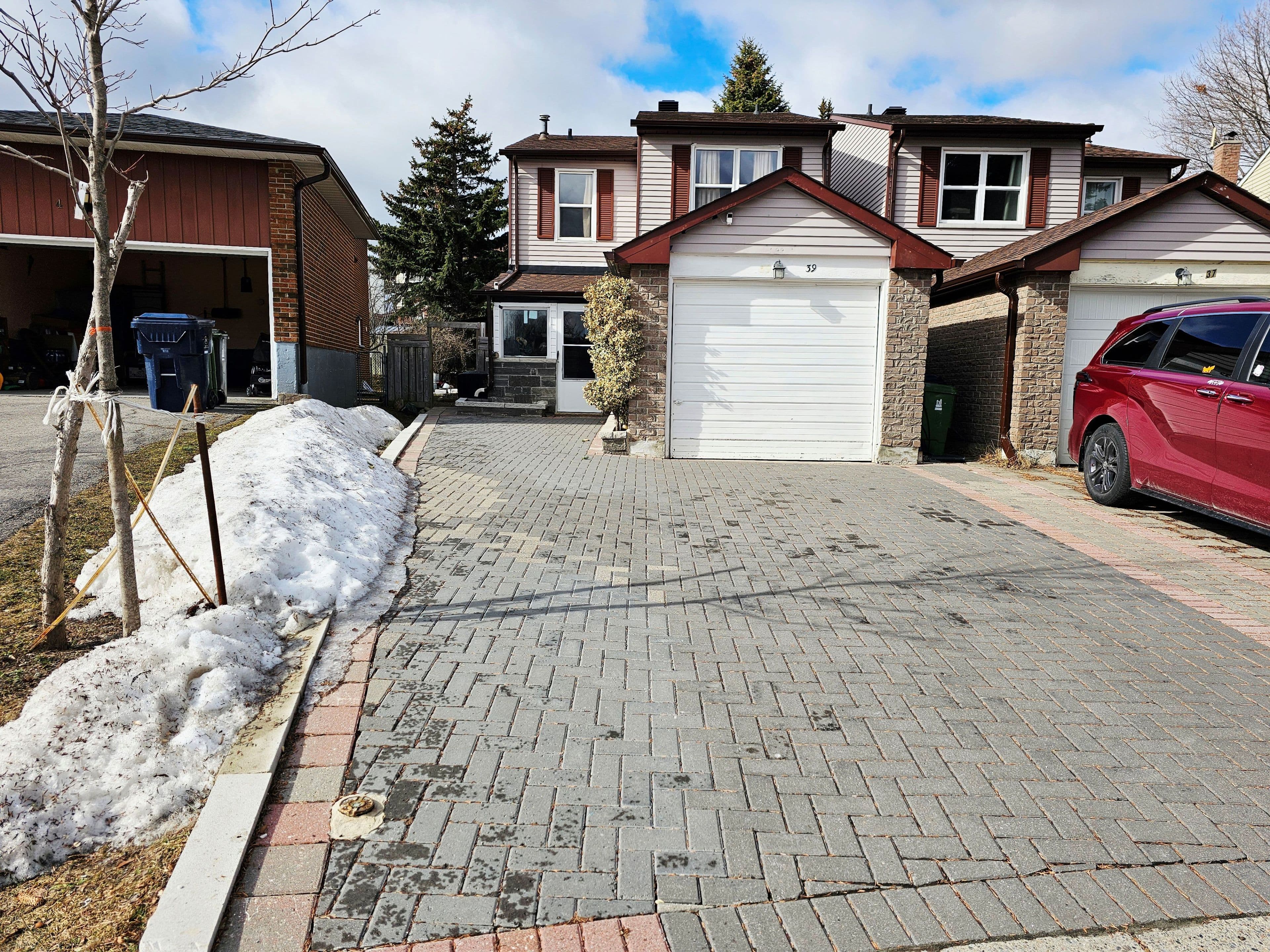 39 Treetops Court Bsmt, Toronto E07, ON M1V 2B9