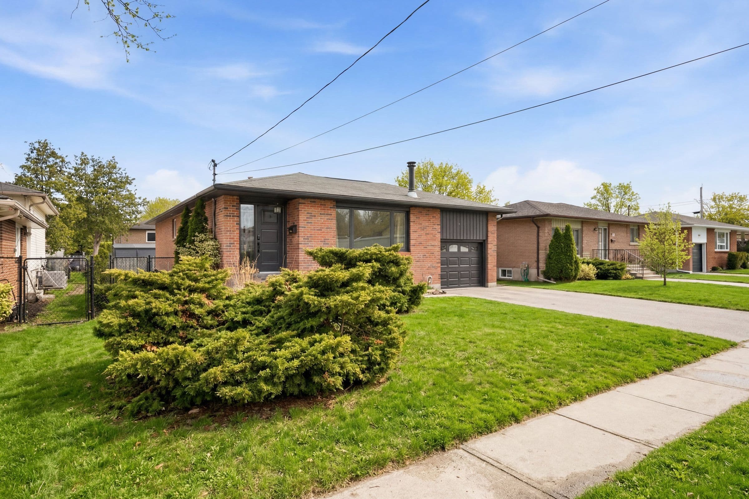 777 Hillcrest Road, Pickering, ON L1W 2P5