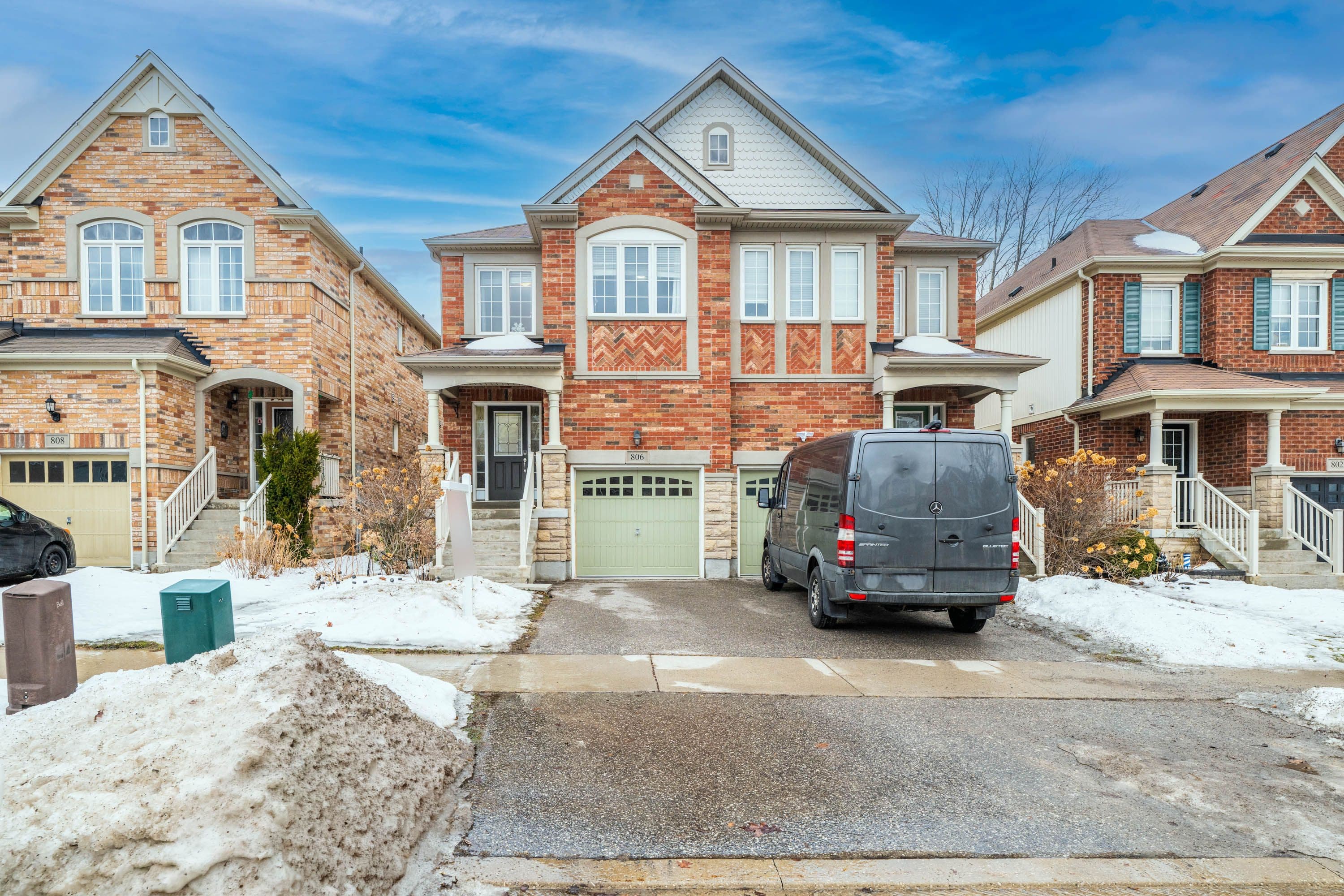 806 Mccue Drive, Oshawa, ON L1K 0R1