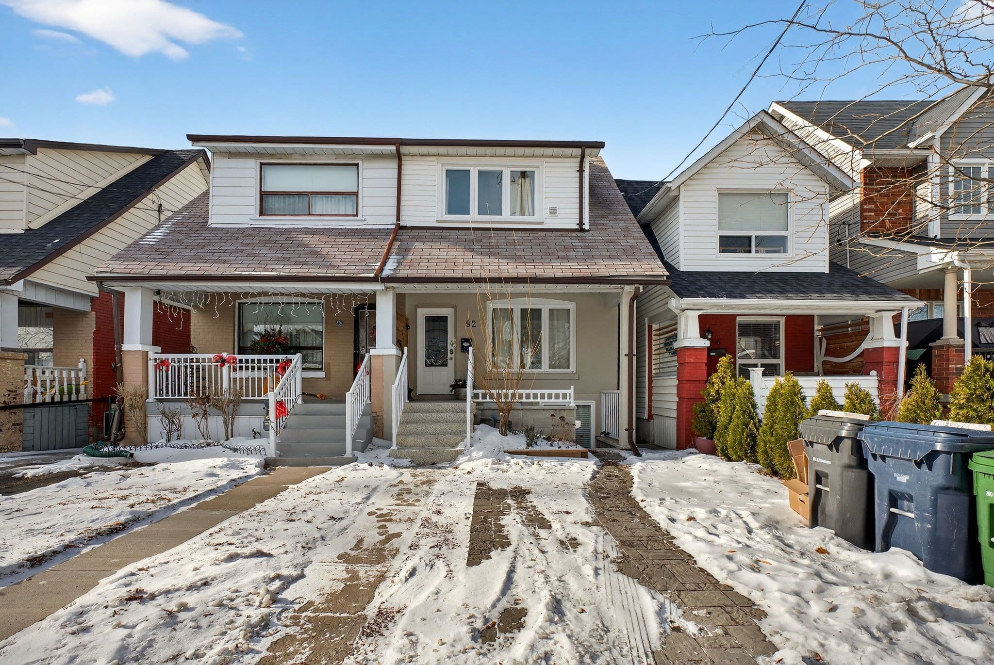 92 Donlands Avenue, Toronto E03, ON M4J 3P1