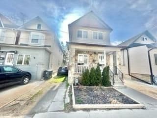 176 Coxwell Avenue, Toronto E01, ON M4L 3B2