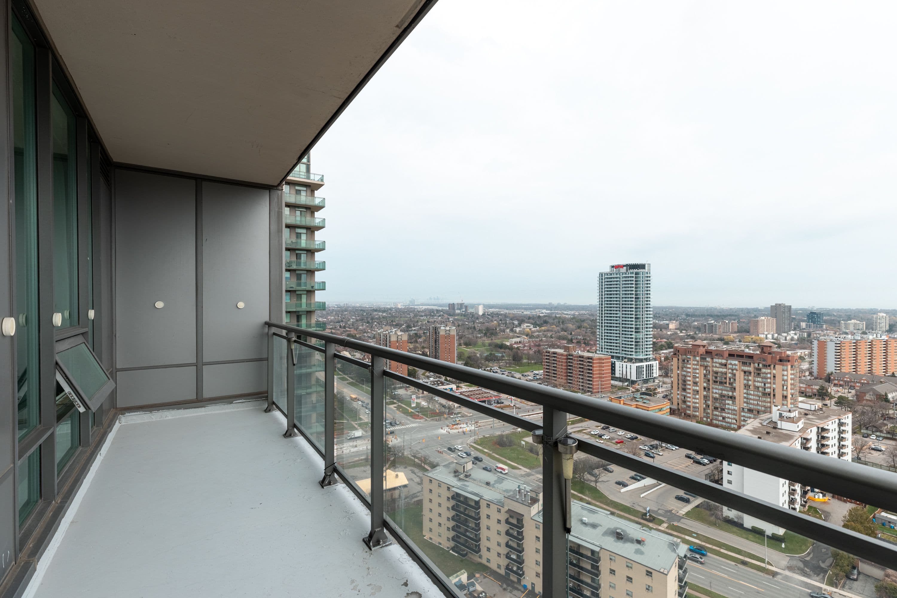 3525 Kariya Drive 2701, Mississauga, ON L5B 0C2