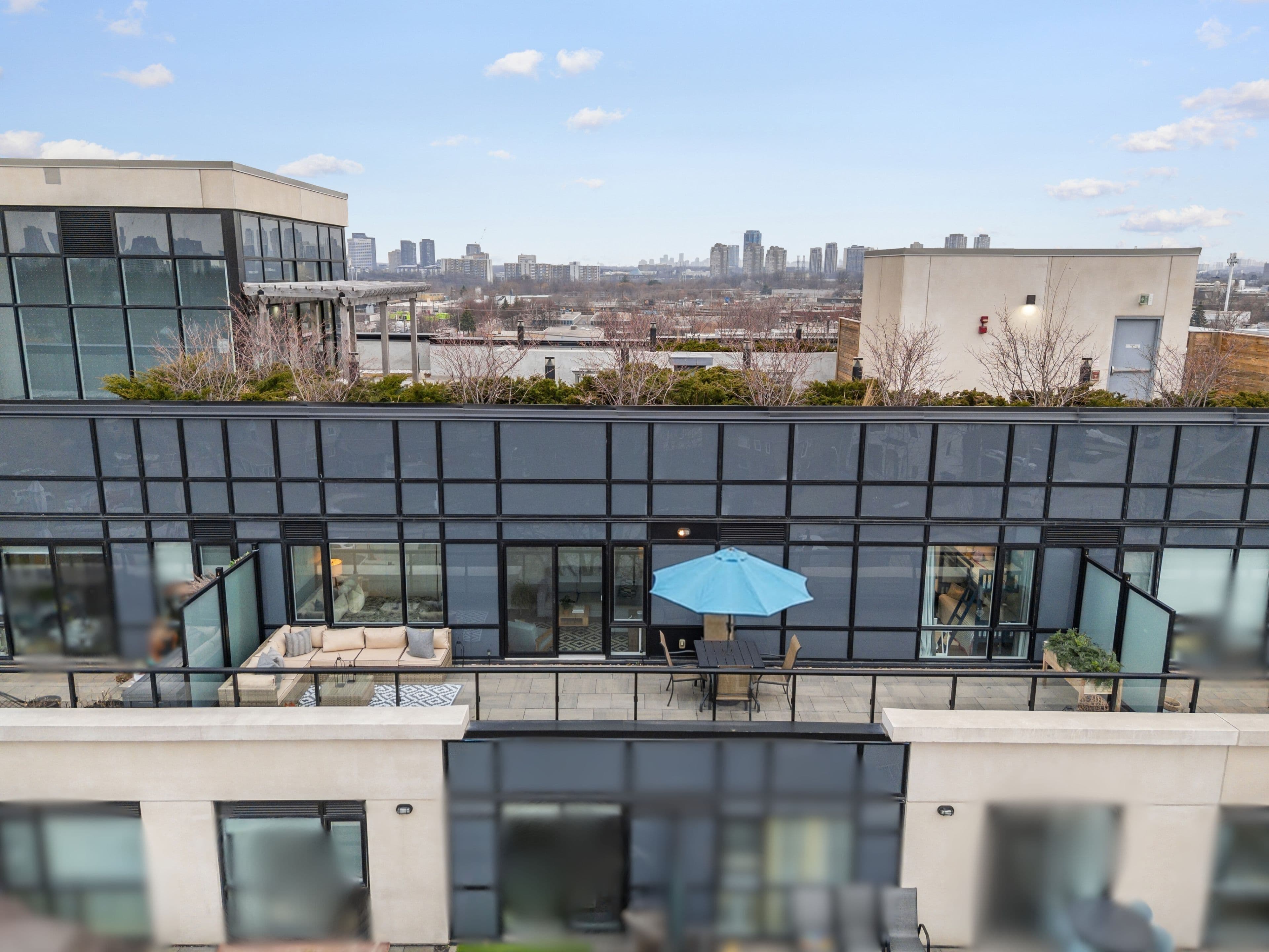 1401 O'Connor Drive 715, Toronto E03, ON M4B 2V5