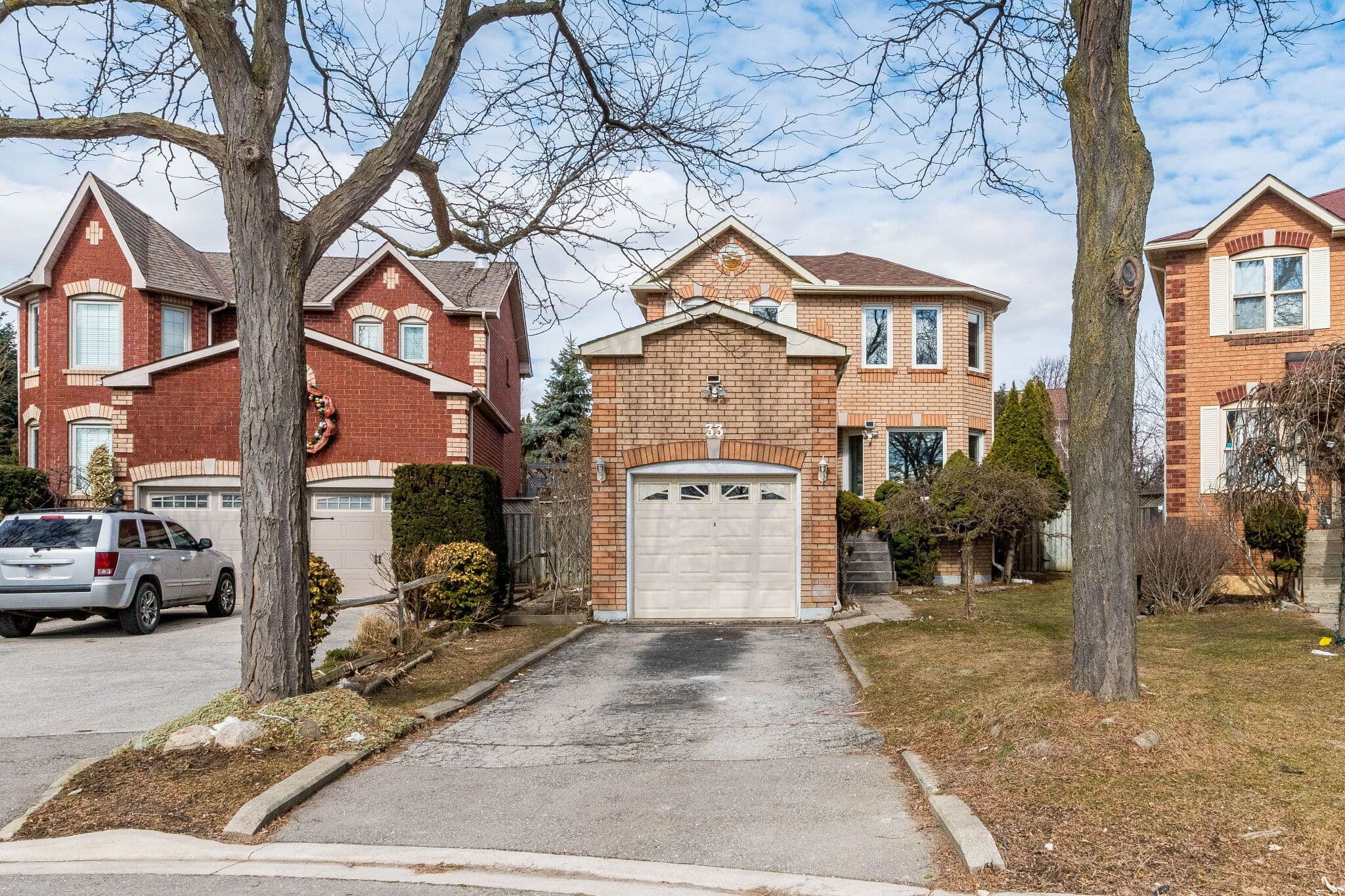 33 Pantages Court, Brampton, ON L6S 5B7