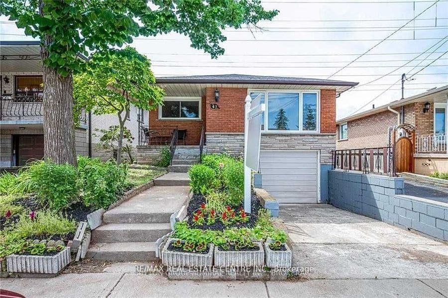 49 Selkirk Avenue 2, Hamilton, ON L8H 5L6