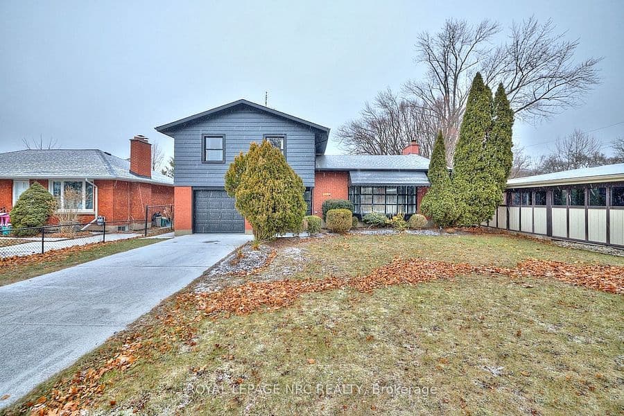 13 Byrne Boulevard, St. Catharines, ON L2T 2H8