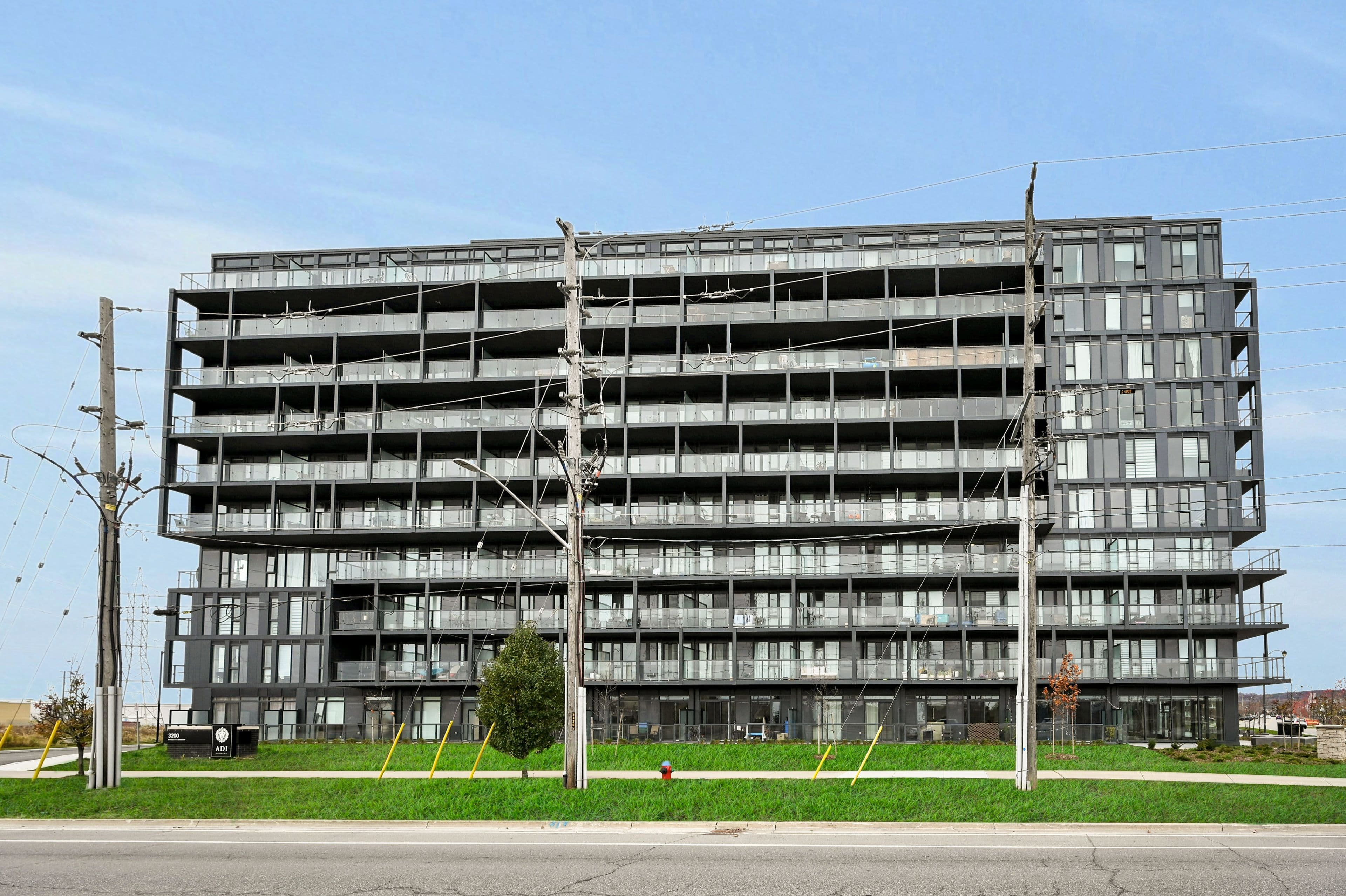 3200 Dakota Common B301, Burlington, ON L7M 2A7