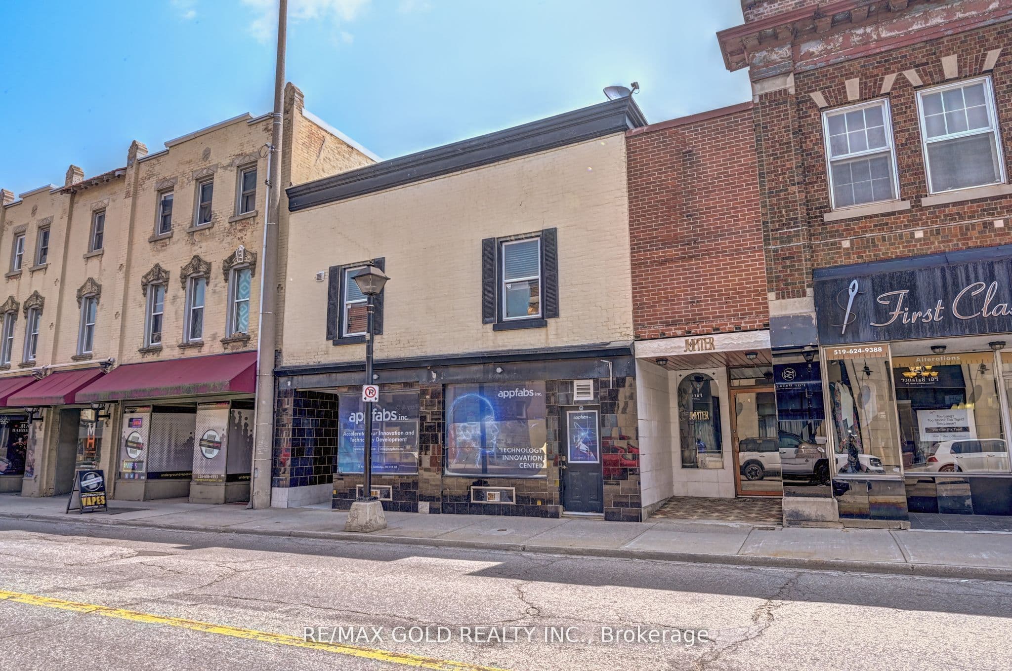 13-15 Ainslie Street 3, Cambridge, ON N1R 3J3