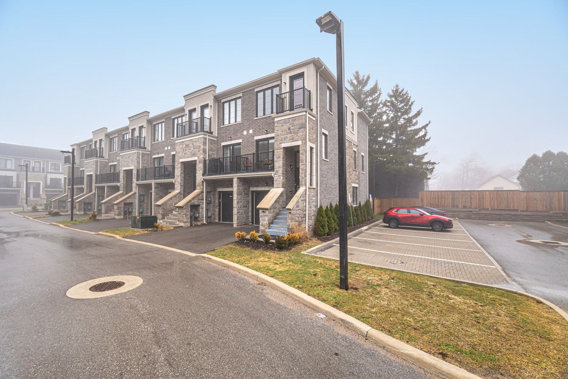 383 Dundas Street E 22, Hamilton, ON L8B 1X6