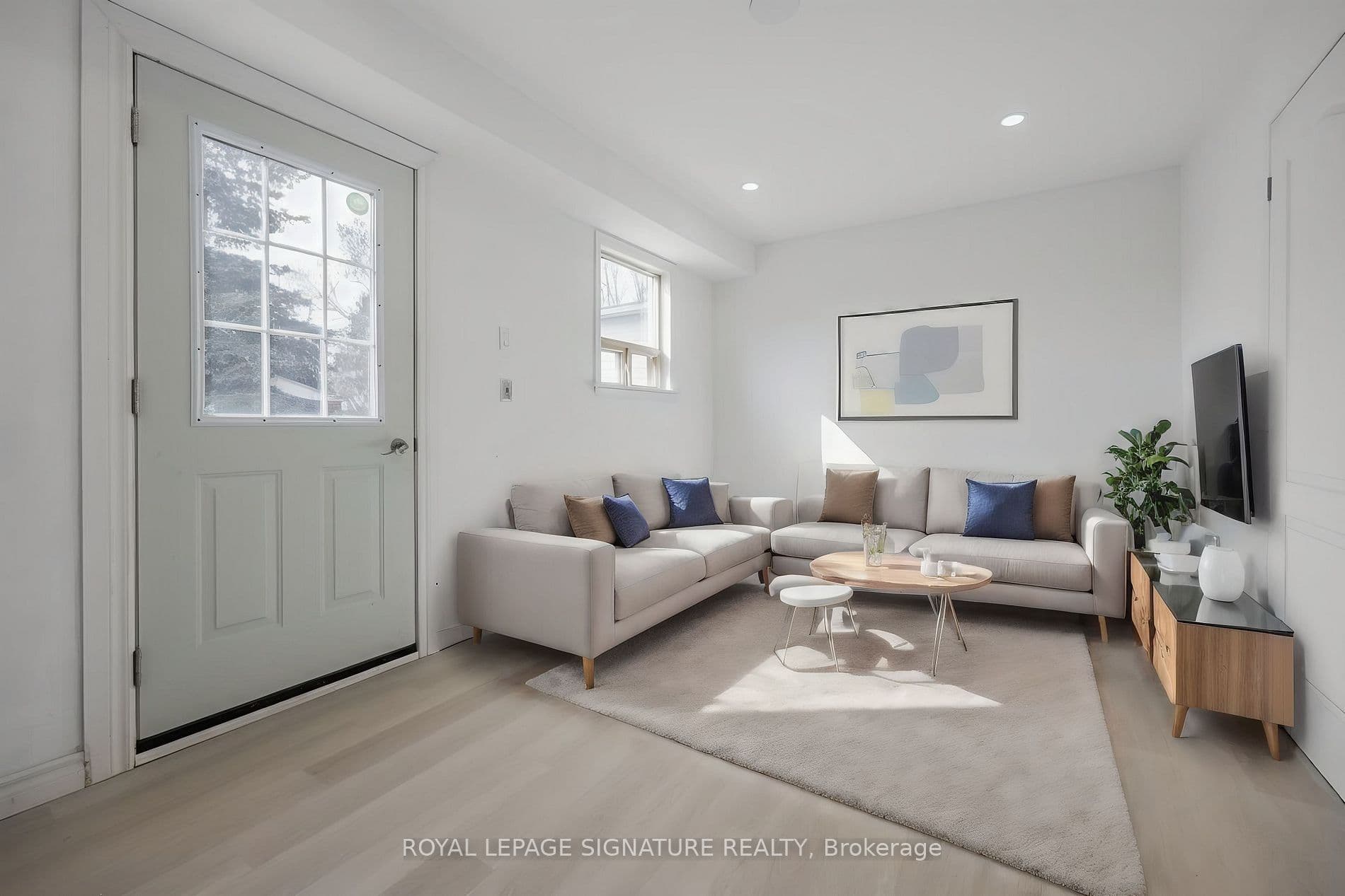 54 Tuscarora Drive B/Main, Toronto C15, ON M2H 2K3