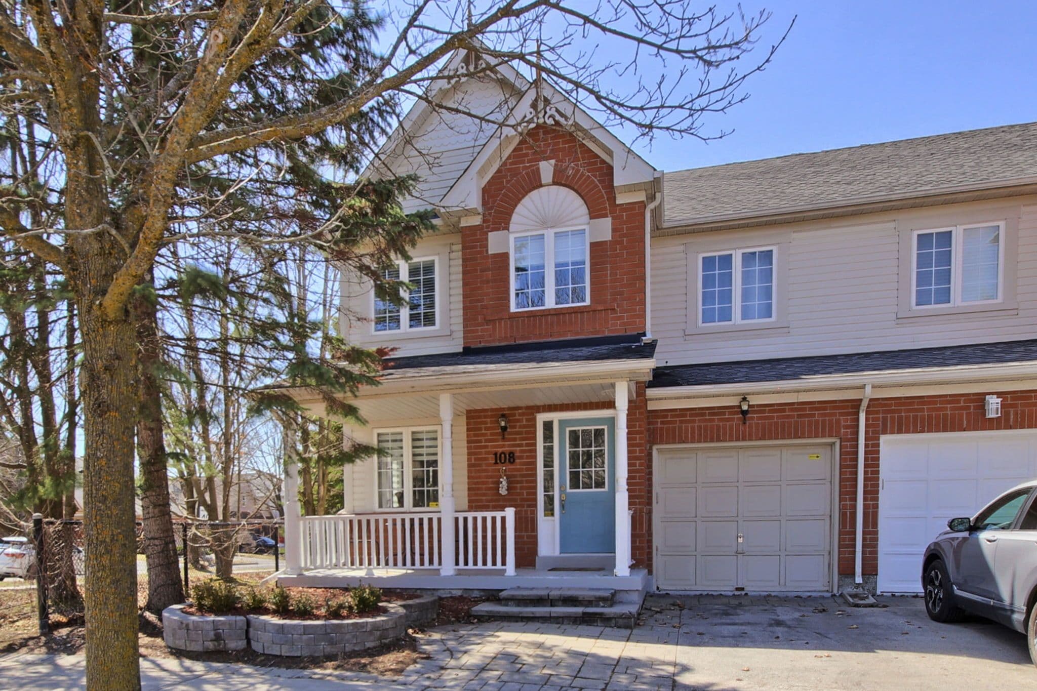 108 Hollandview Trail, Aurora, ON L4G 7H6