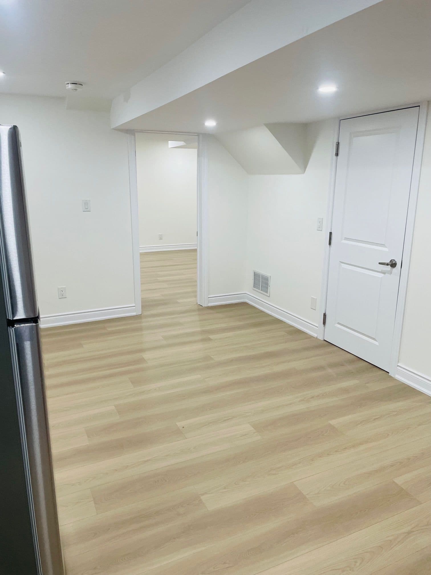 1-2341 Canonridge Circle Bsmt, Oakville, ON L6M 4T9