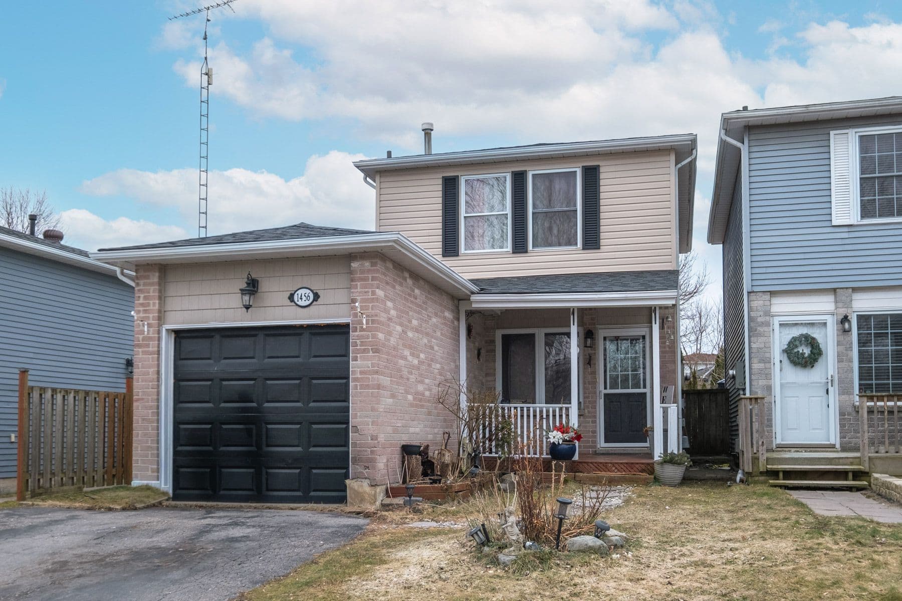 1456 Valley Drive, Oshawa, ON L1J 7Z3