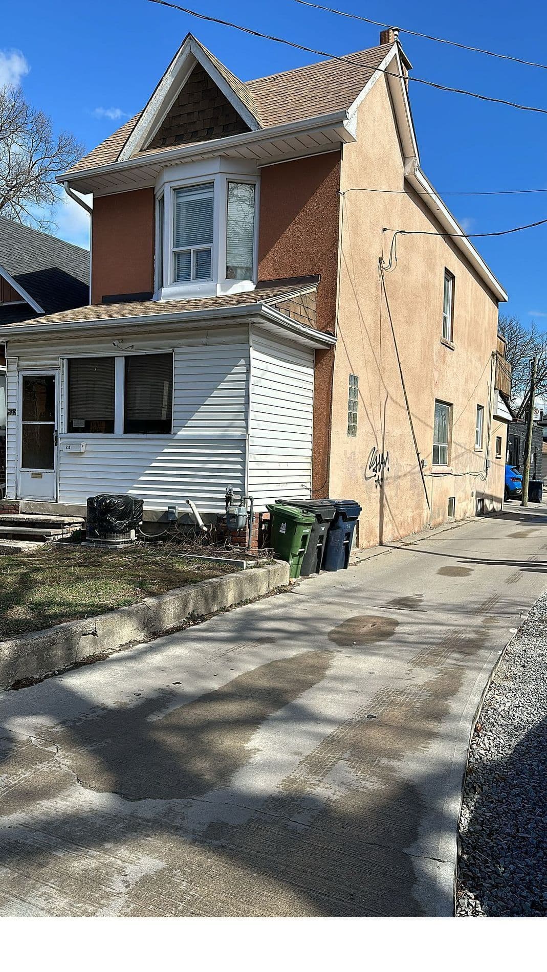 533 Beresford Avenue BSMT, Toronto W02, ON M6S 3C2