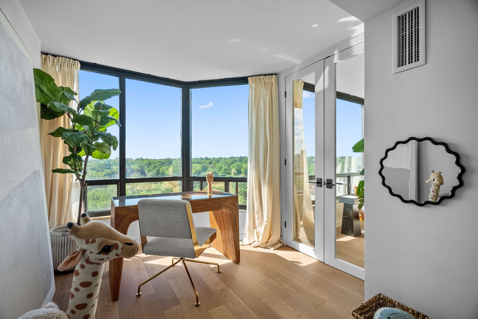 1320 Islington Avenue 1005, Toronto W08, ON M9A 5C6