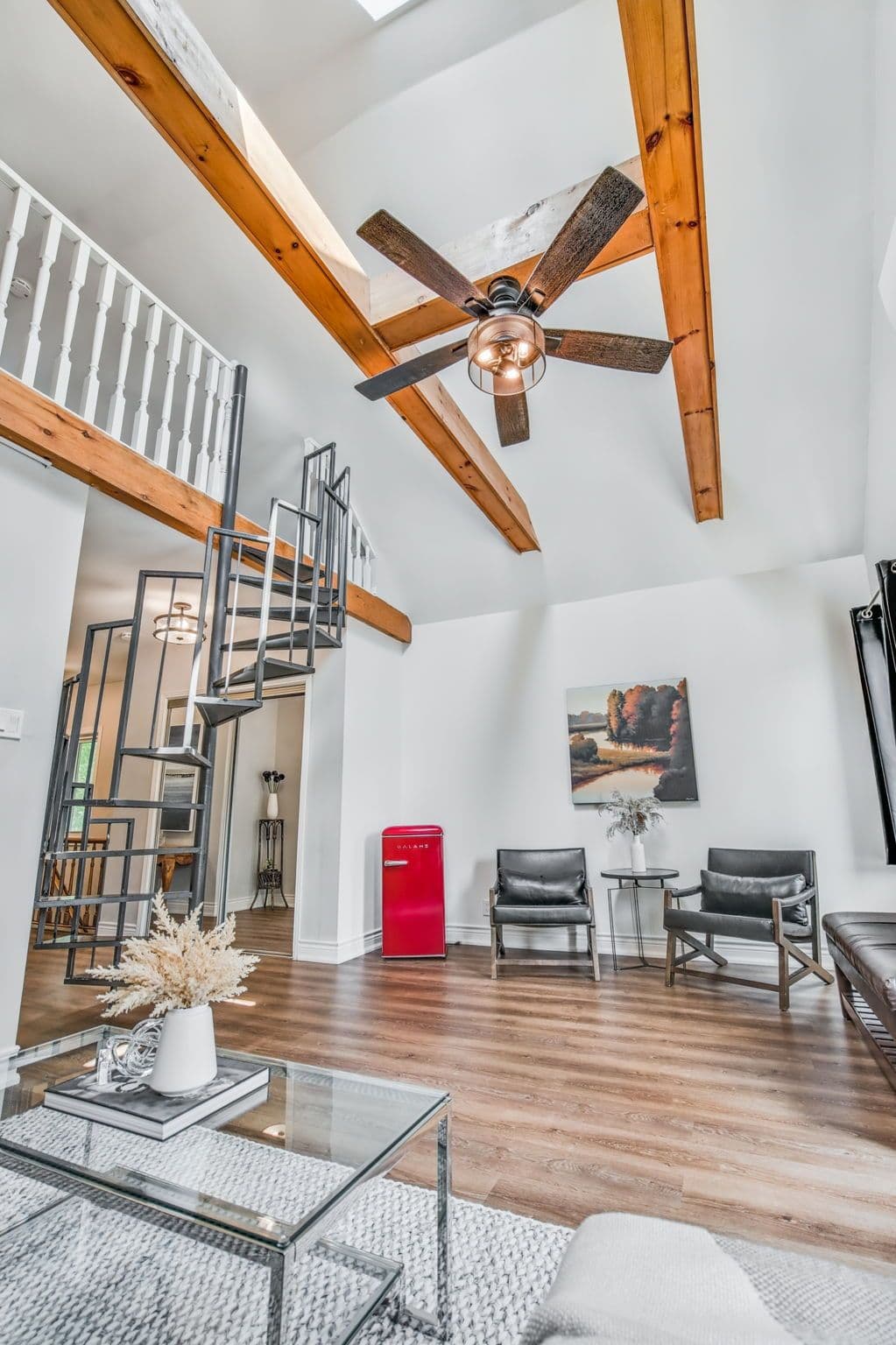 118 Queen Street S, Hamilton, ON L8P 3S1