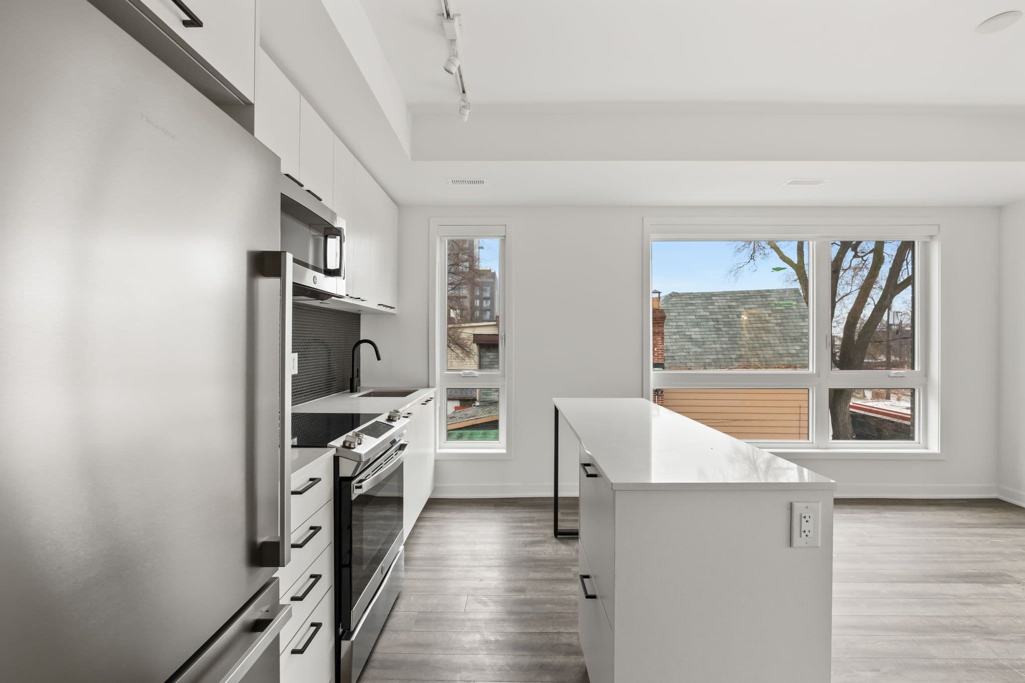 40 Ed Clark Gardens Boulevard TH13, Toronto W03, ON M6N 0B5