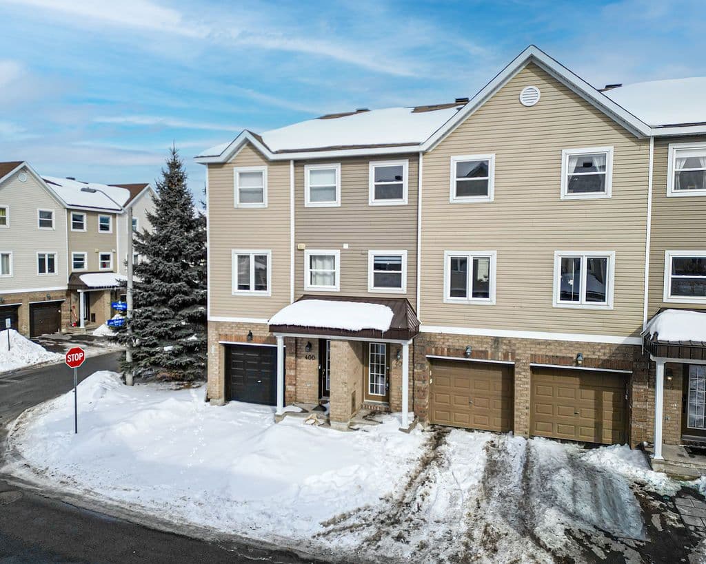 402 SADAR Private, Barrhaven, ON K2J 3T3