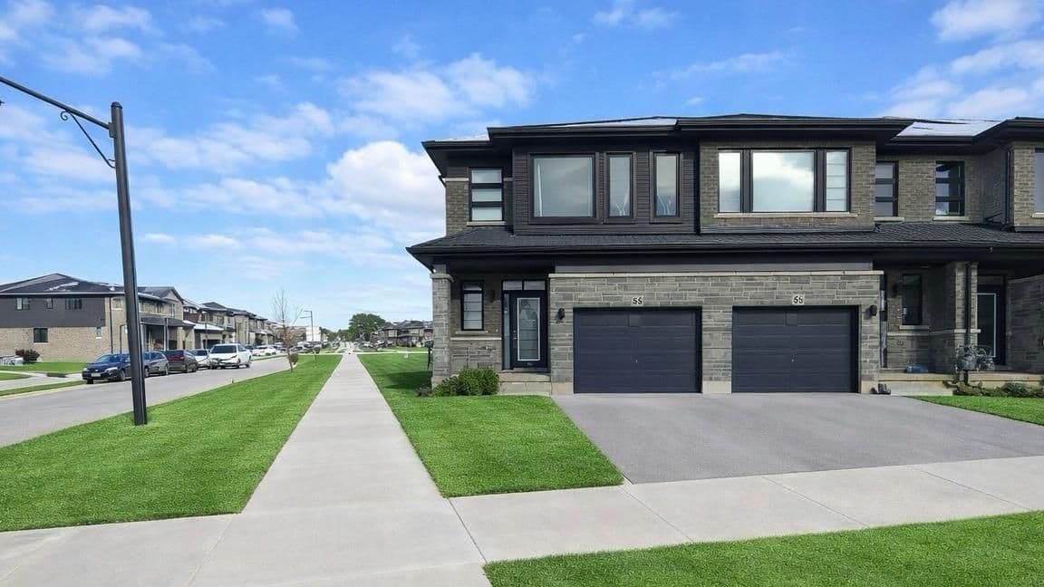 88 June Callwood Way Main & Upper level, Brantford, ON N3T 0T2