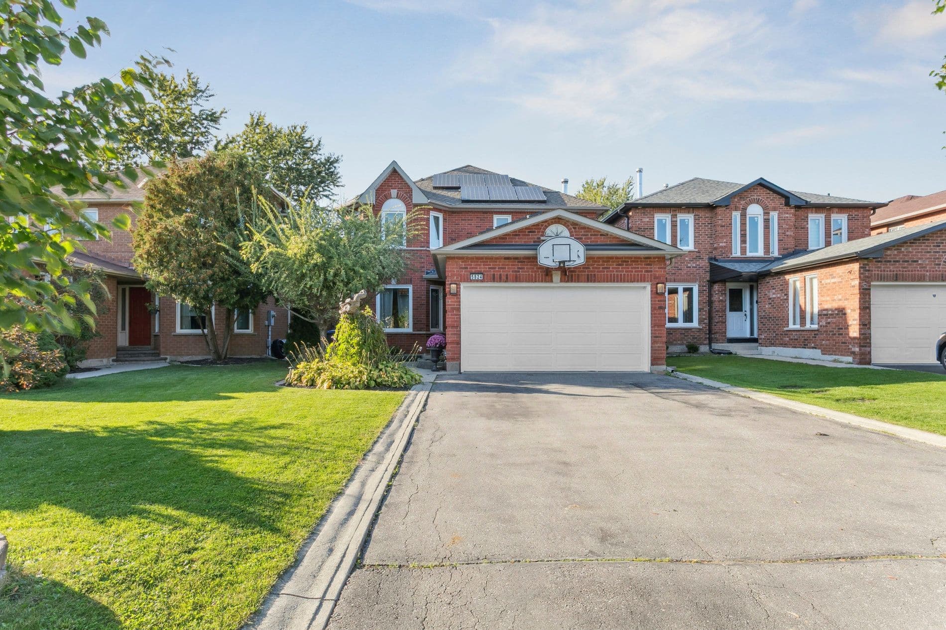 5824 Prairie Circle, Mississauga, ON L5N 6B4