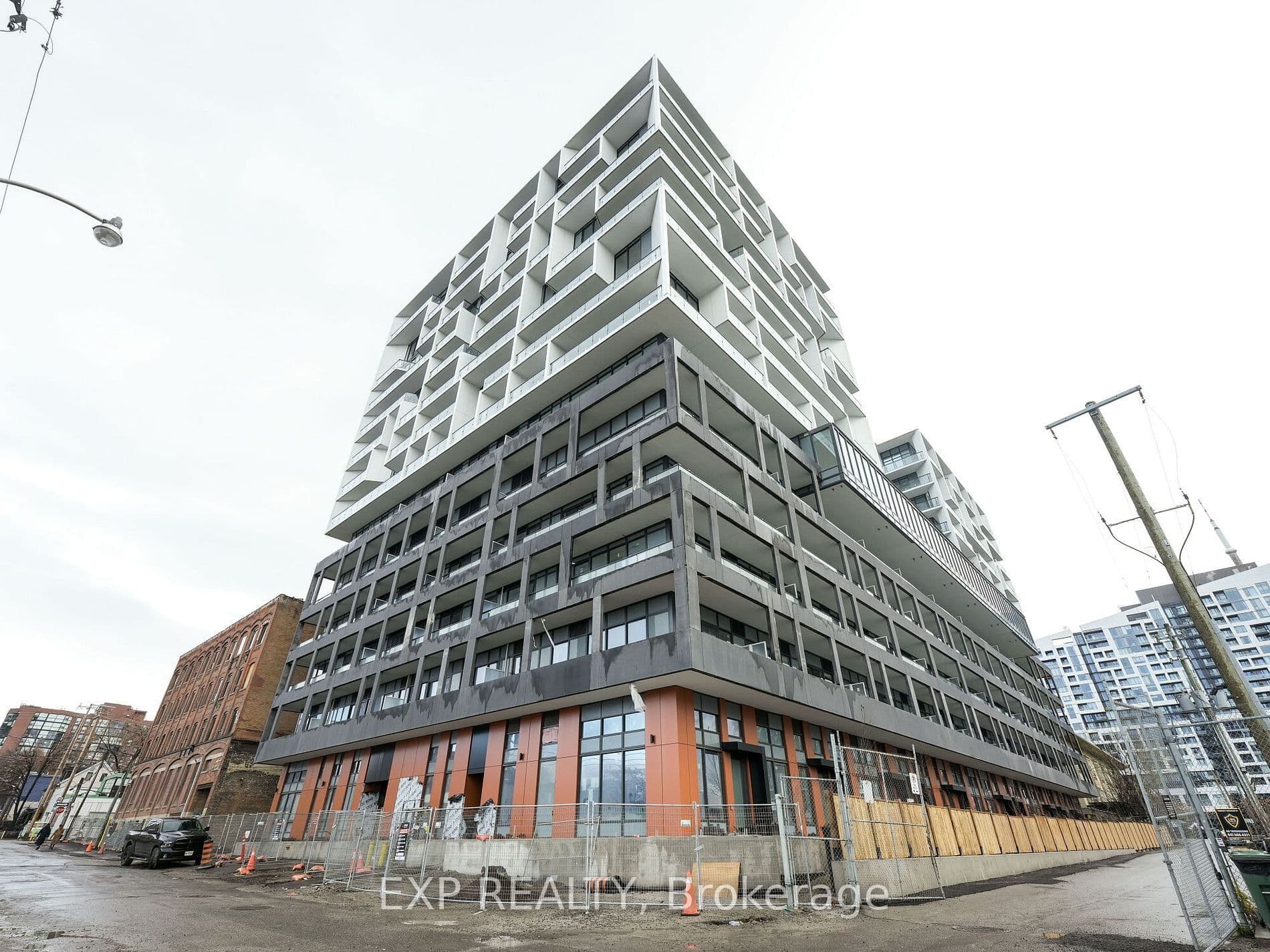 9 Tecumseth Street N 1110, Toronto C01, ON M5V 3G4