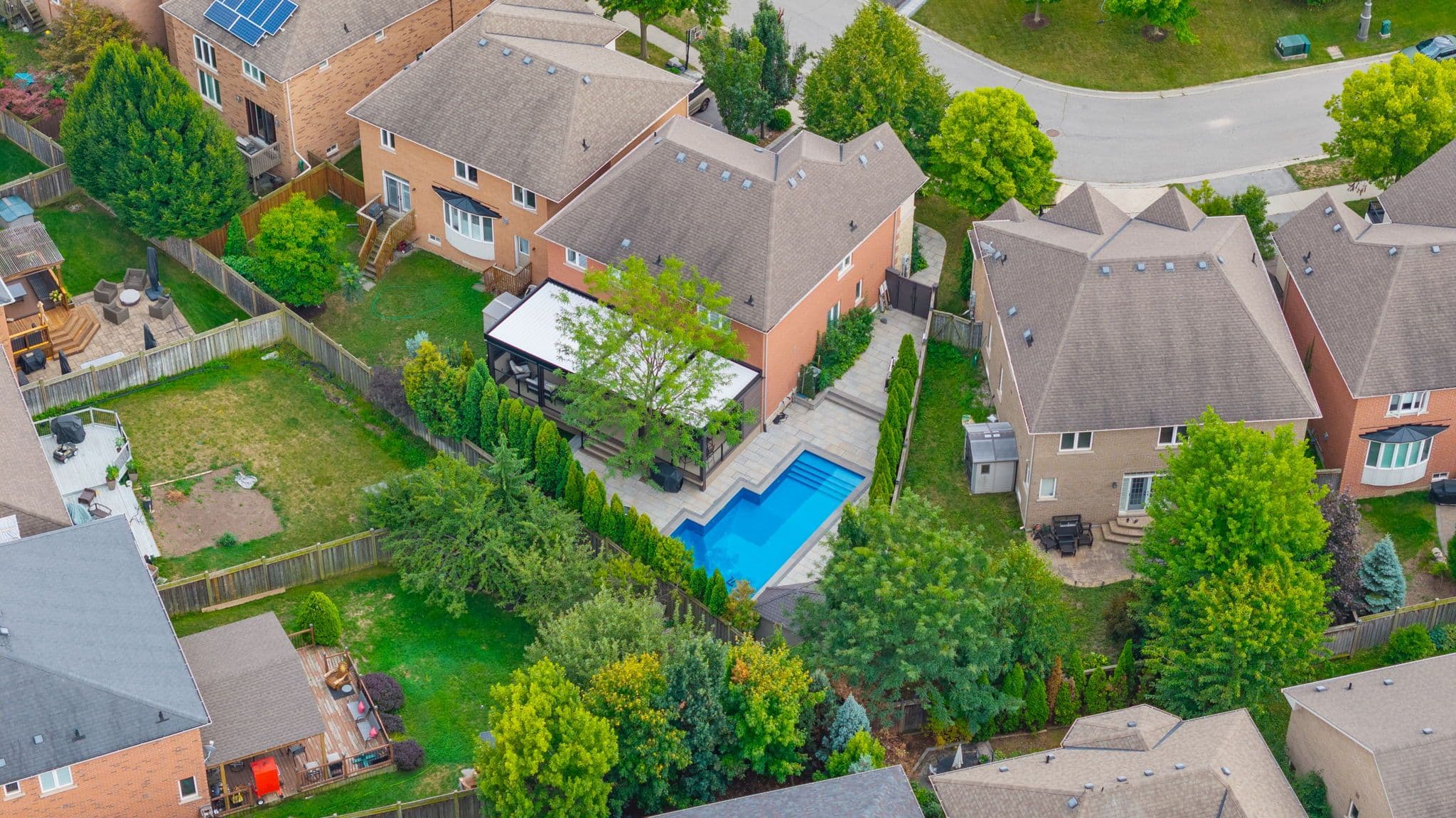 227 Beechtree Crescent, Oakville, ON L6L 0A5