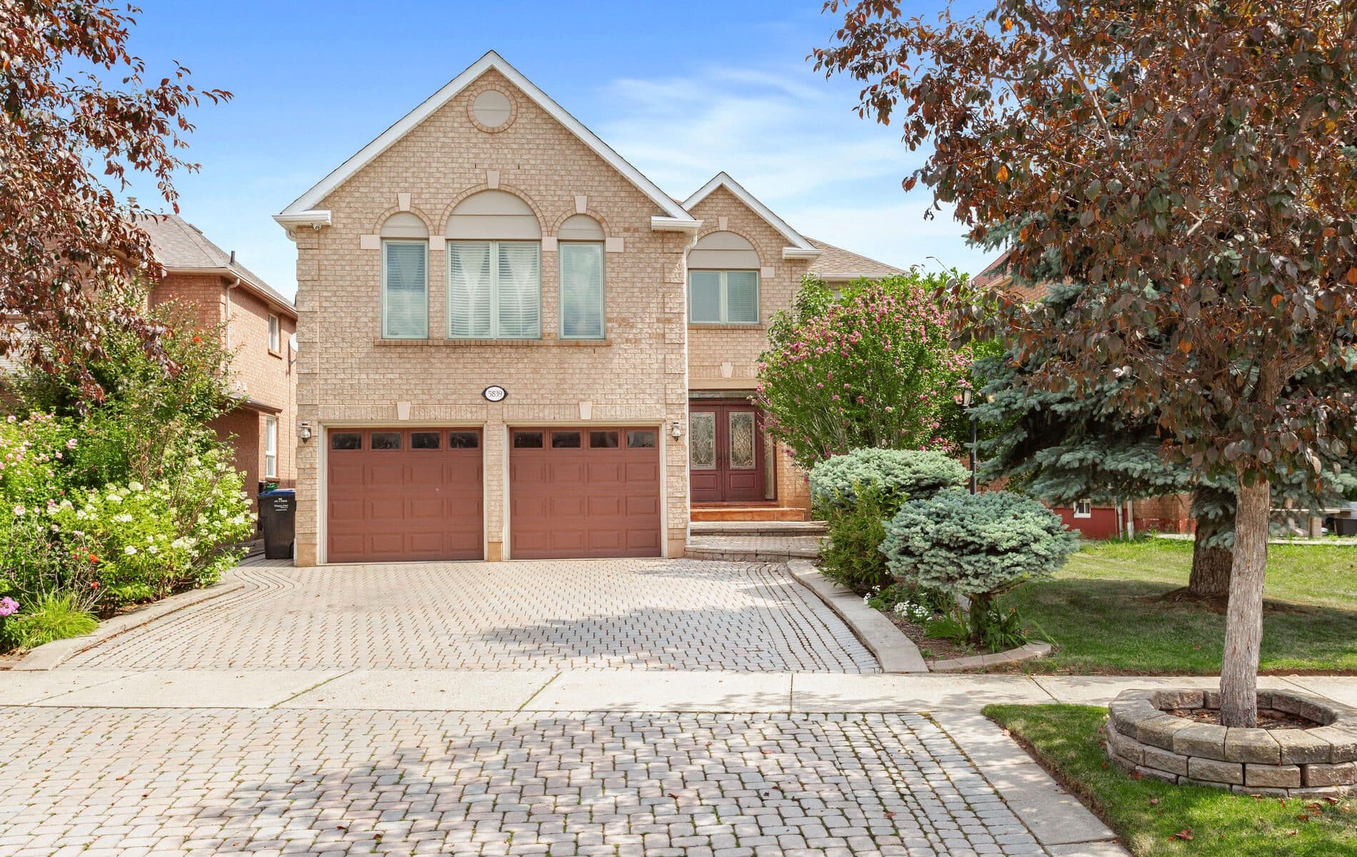 5839 Fieldon Road, Mississauga, ON L5M 5K3