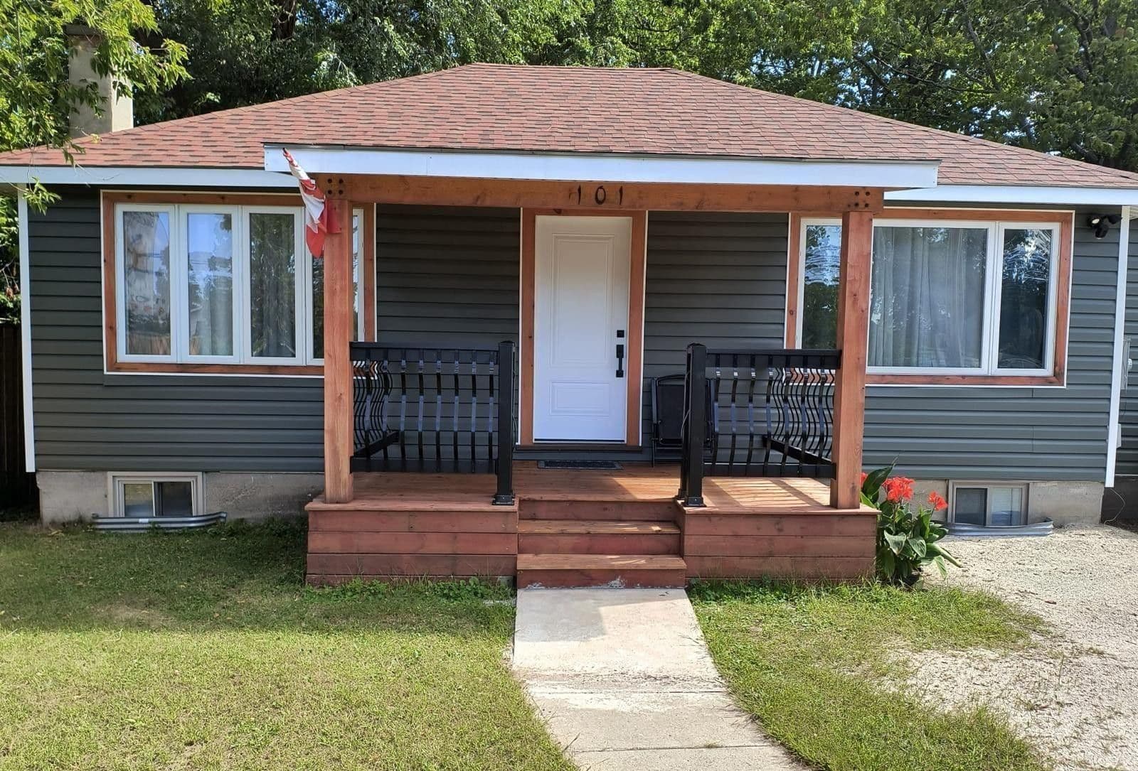 101 River Road E, Wasaga Beach, ON L9Z 2L1