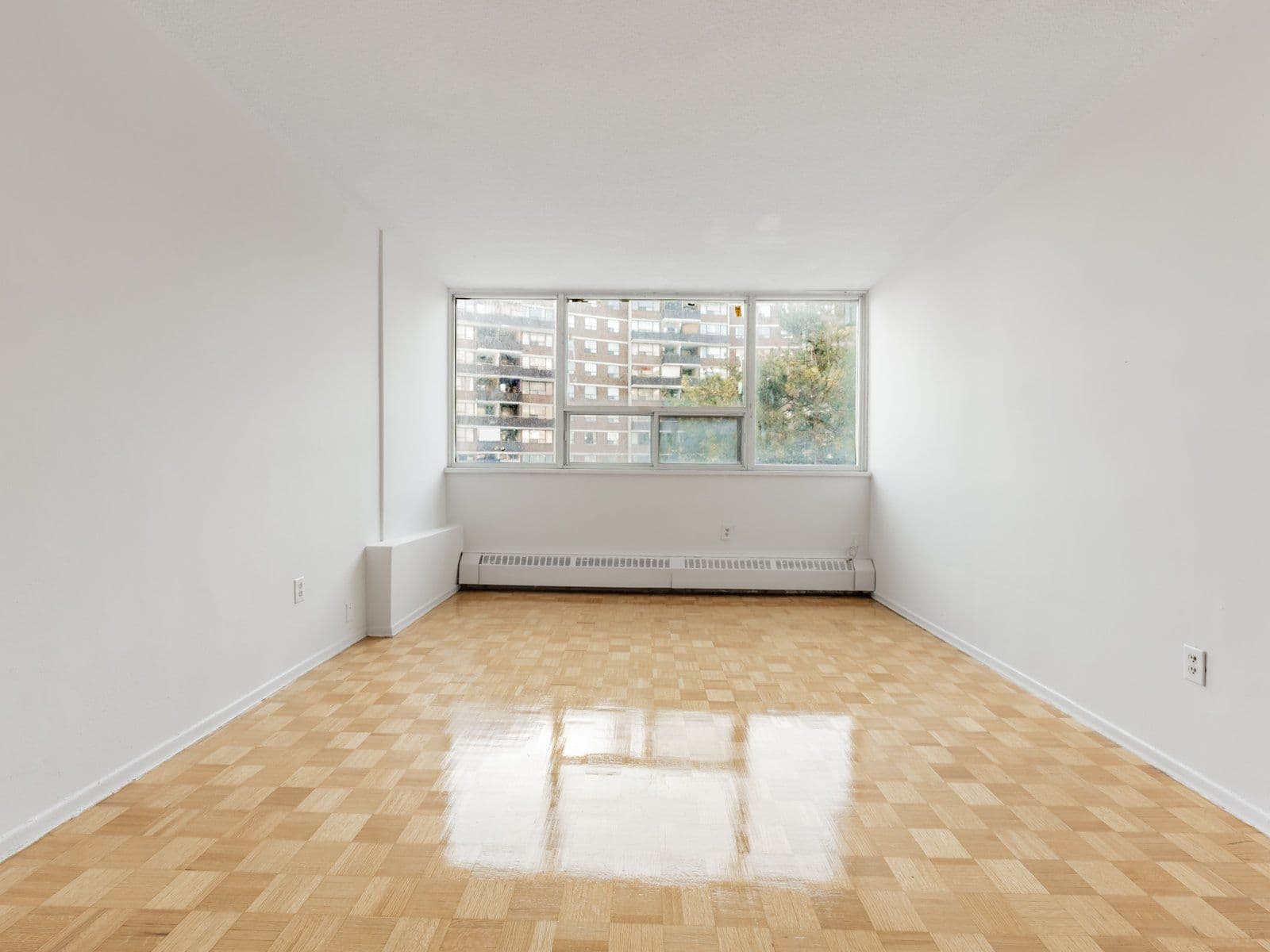 1385 Midland Avenue 707, Toronto E09, ON M1P 3B8