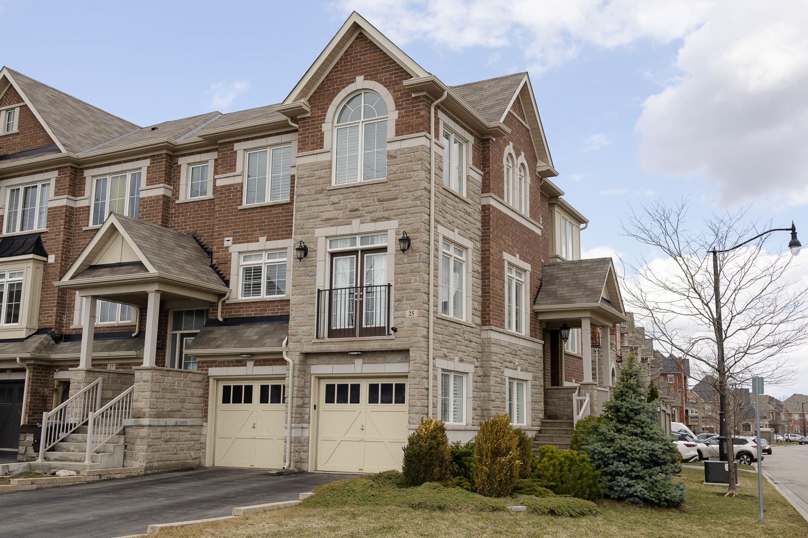 25 Rockman Crescent, Brampton, ON L7A 4B4